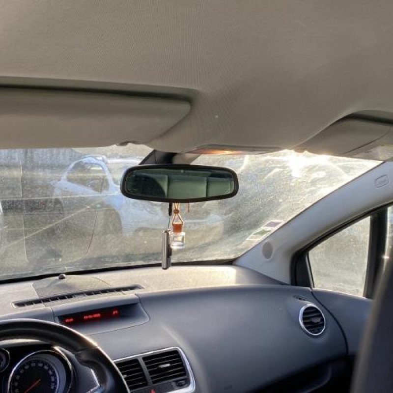 Renfort pare choc avant (traverse) OPEL MERIVA B Photo n°19
