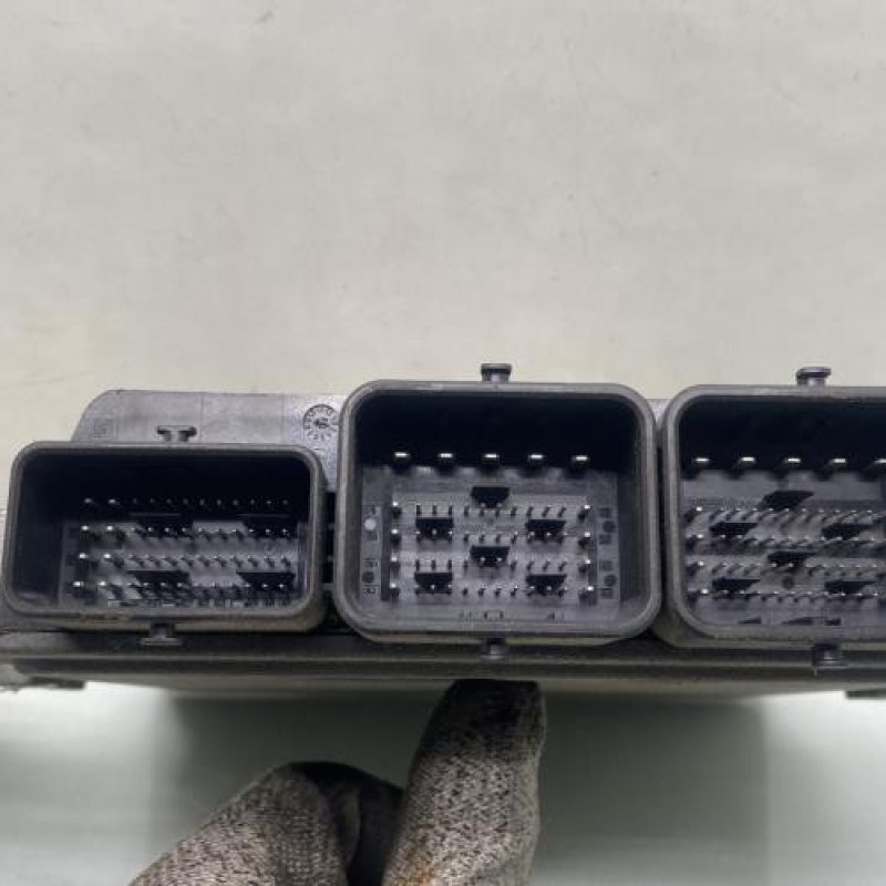 Calculateur moteur PEUGEOT 508 1 Photo n°3
