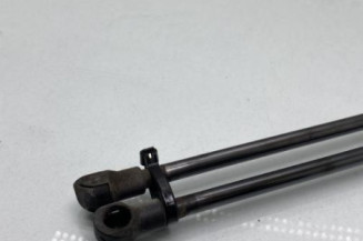 Verin de coffre TOYOTA YARIS 2