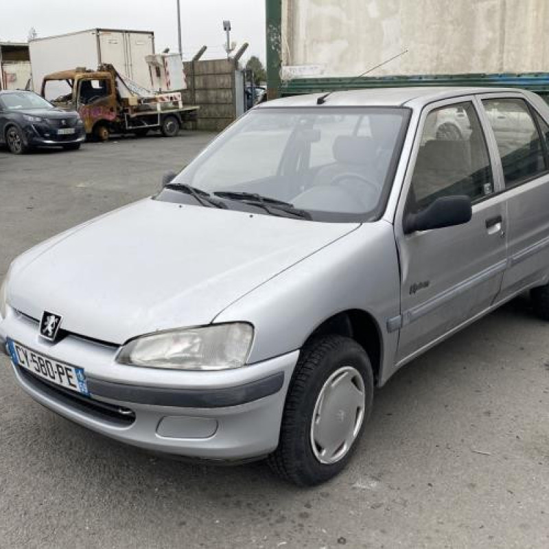 Aile avant gauche PEUGEOT 106 Photo n°9