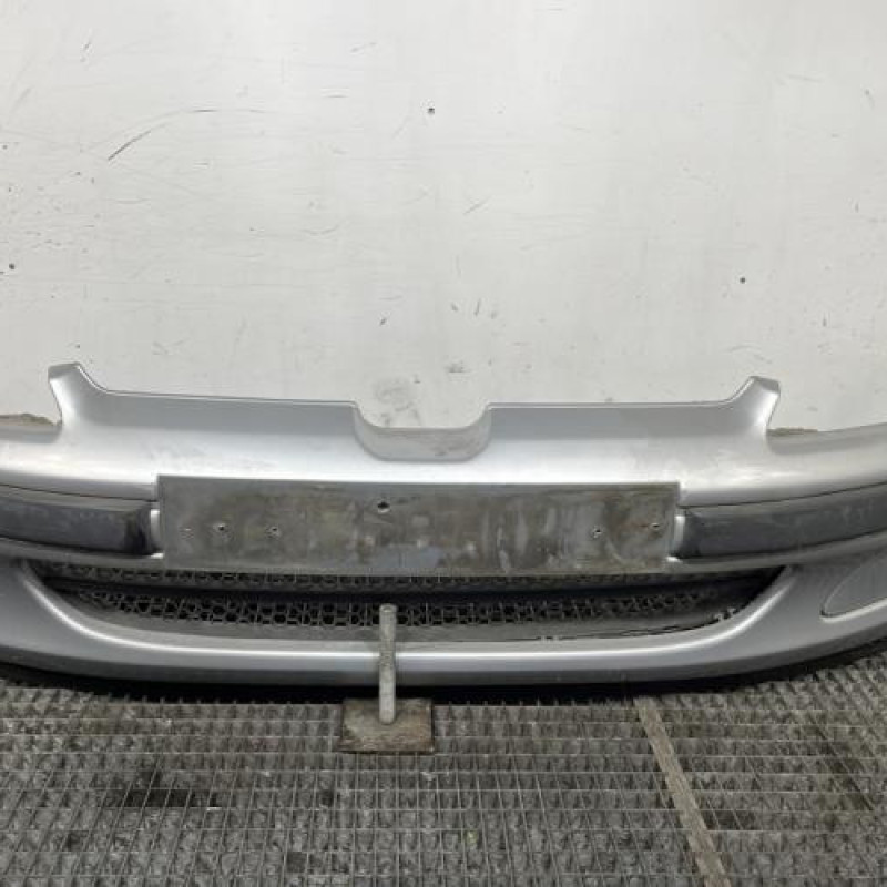 Pare choc avant PEUGEOT 106 Photo n°1