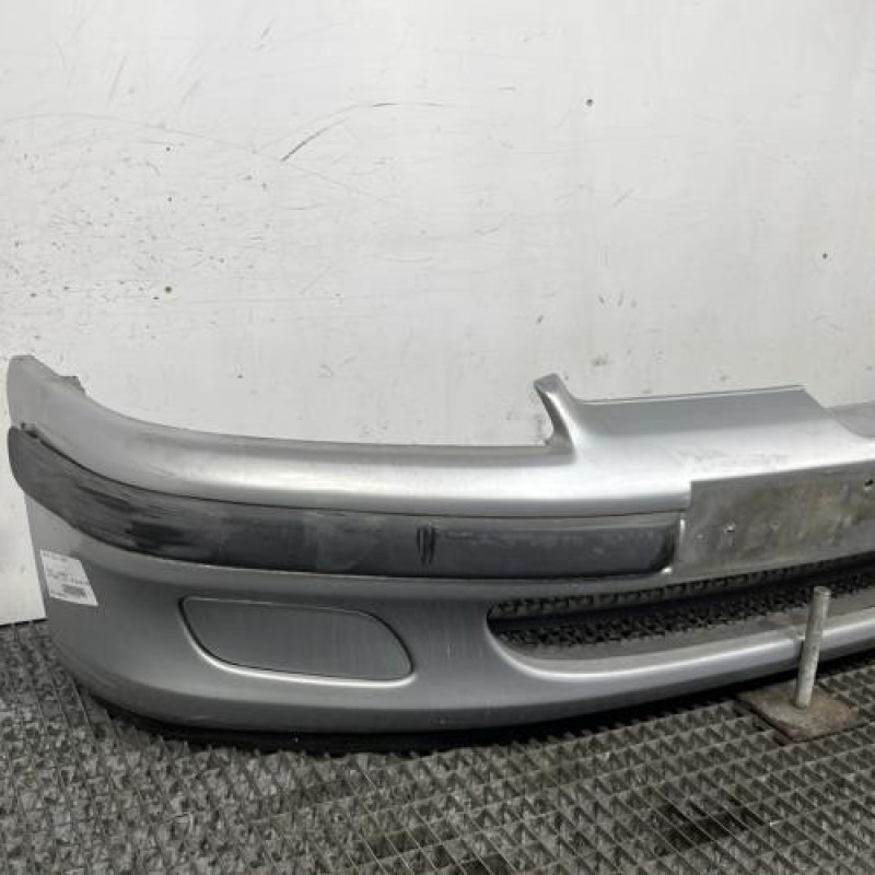 Pare choc avant PEUGEOT 106 Photo n°2