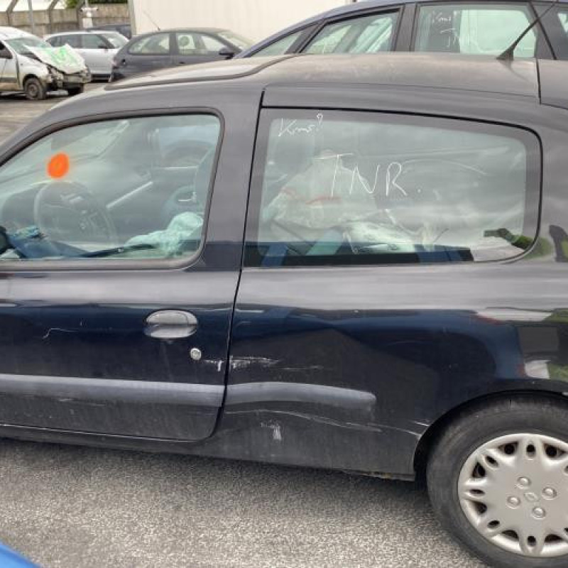 Aile avant droit RENAULT CLIO 2 Photo n°10