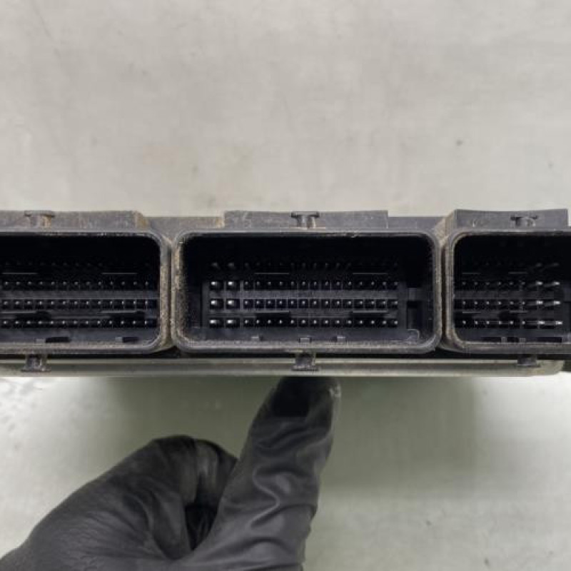 Calculateur moteur RENAULT MEGANE 3 Photo n°3