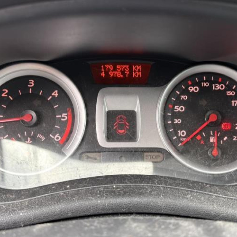 Moteur RENAULT CLIO 3 Photo n°16