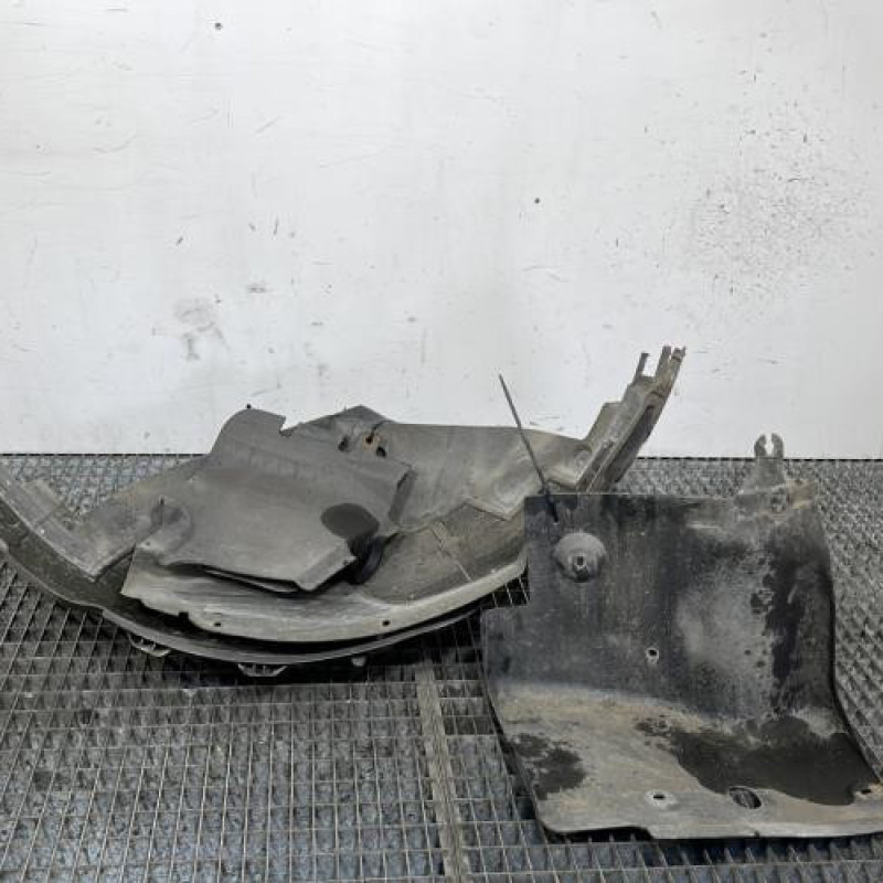 Pare boue avant droit OPEL MERIVA B Photo n°2