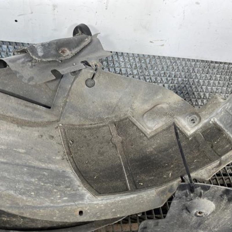 Pare boue avant droit OPEL MERIVA B Photo n°5