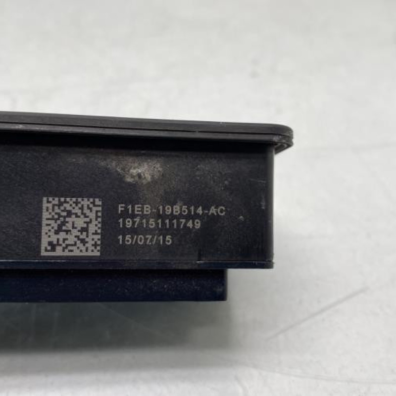 Bouton de coffre FORD C-MAX 2 Photo n°4