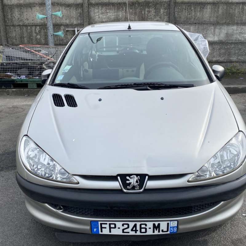 PEUGEOT 206 PHASE 2 1.1i - 8V Photo n°8