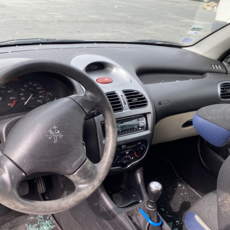 PEUGEOT 206 PHASE 2 1.1i - 8V Photo n°12