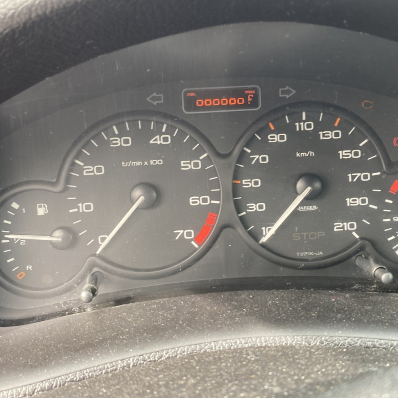 PEUGEOT 206 PHASE 2 1.1i - 8V Photo n°18