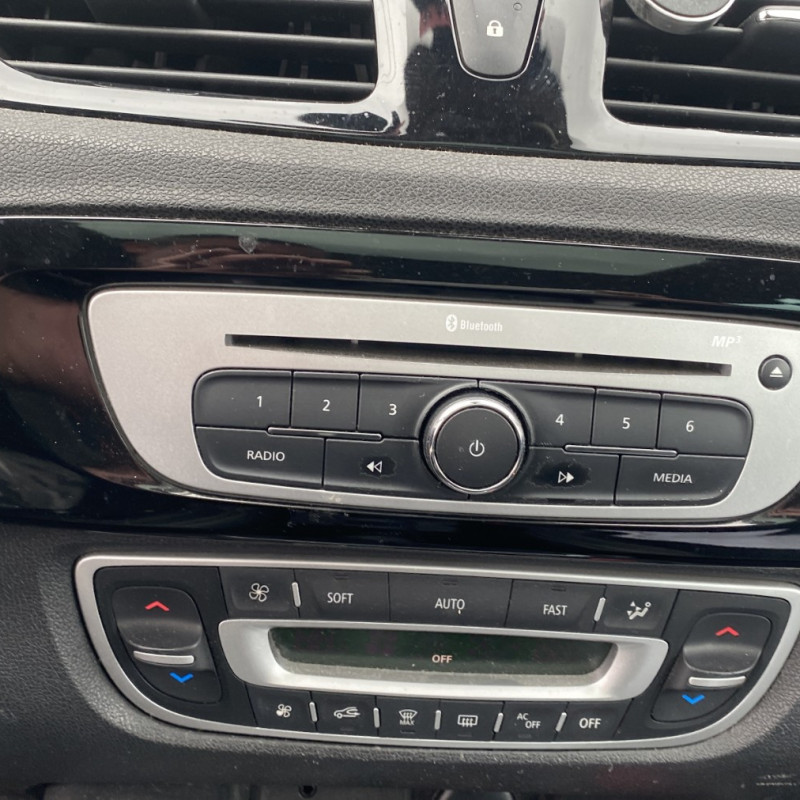 RENAULT GRAND SCENIC 3 PHASE 3 1.6 DCI - 16V TURBO Photo n°9