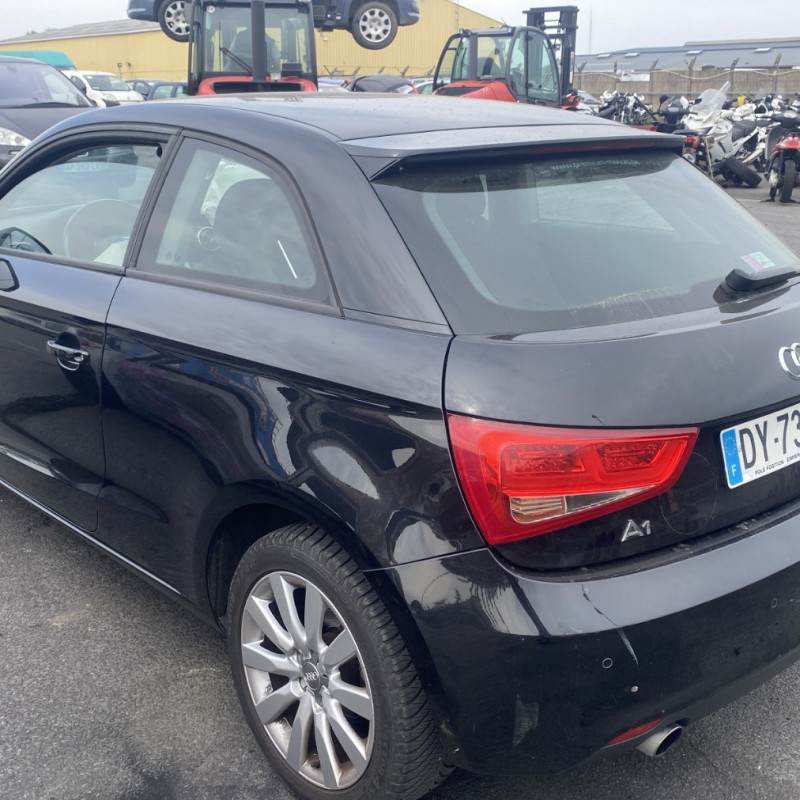AUDI A1 1 PHASE 1 1.6 TDI - 16V TURBO Photo n°4