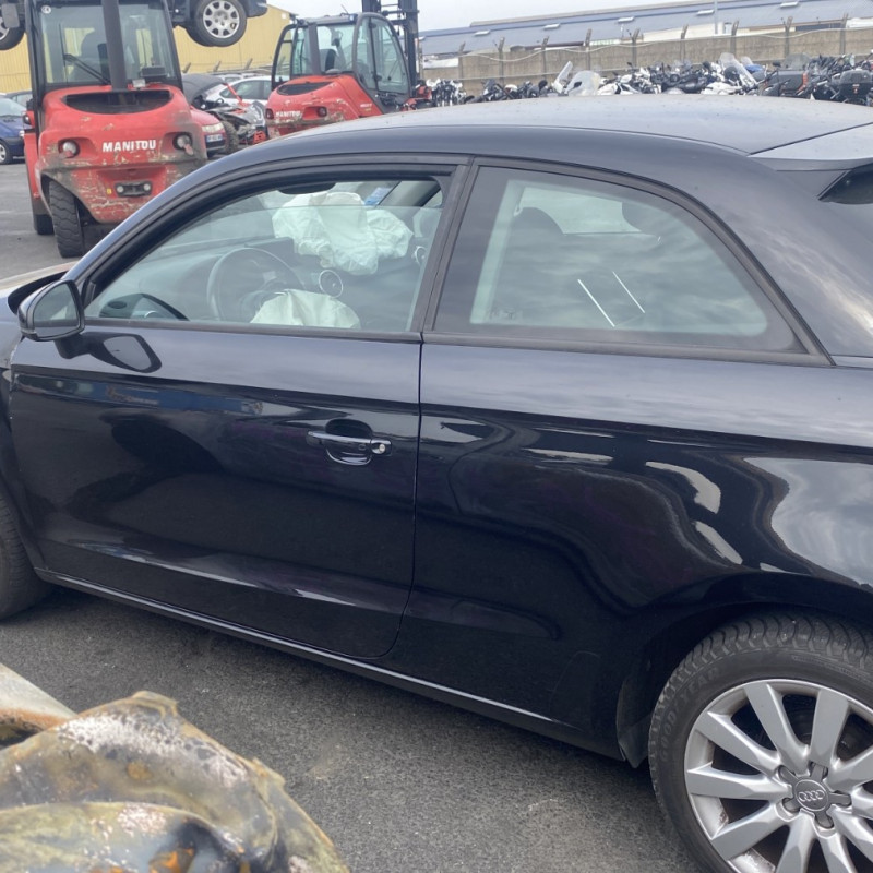 AUDI A1 1 PHASE 1 1.6 TDI - 16V TURBO Photo n°7