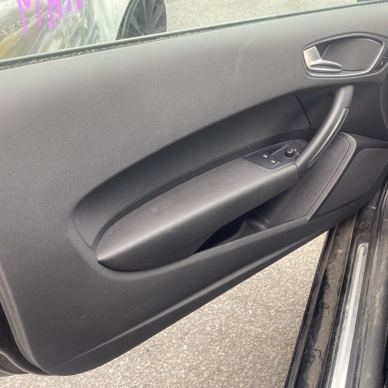 AUDI A1 1 PHASE 1 1.6 TDI - 16V TURBO Photo n°10