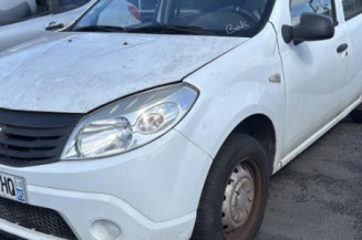 Pare boue avant droit DACIA SANDERO 1