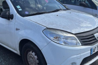 Pare boue avant droit DACIA SANDERO 1