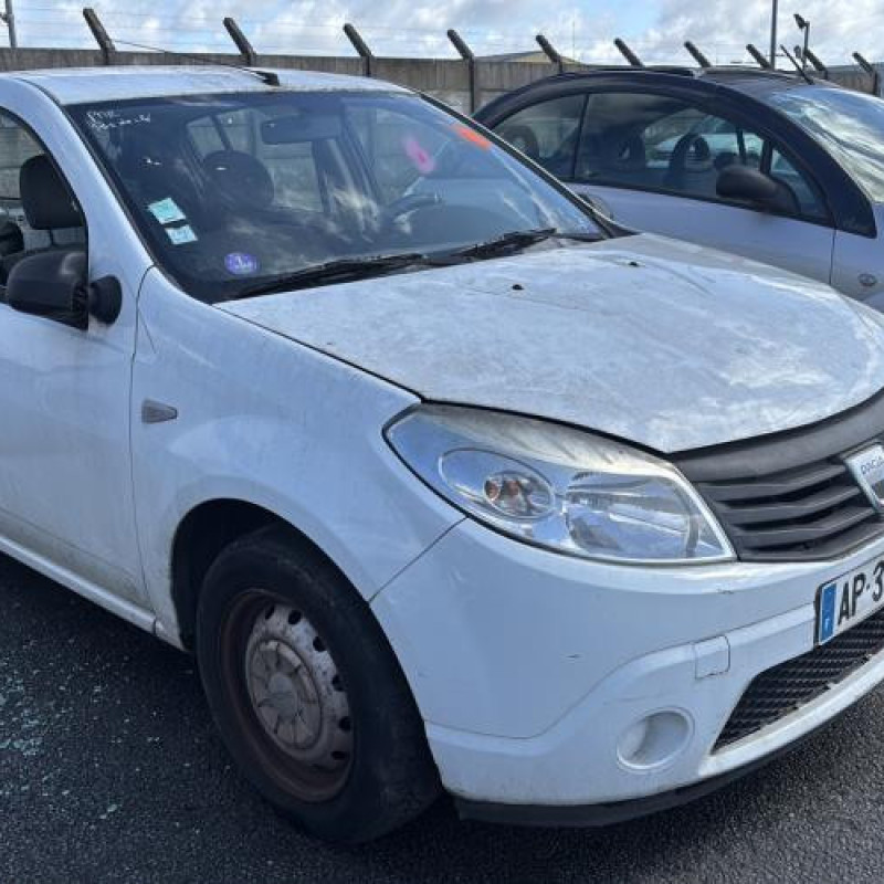 Pare boue avant droit DACIA SANDERO 1 Photo n°6