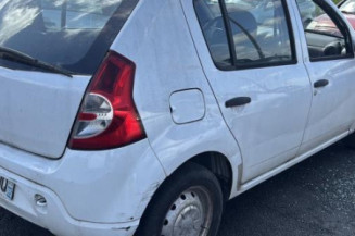 Pare boue avant droit DACIA SANDERO 1