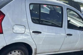 Pare boue avant droit DACIA SANDERO 1