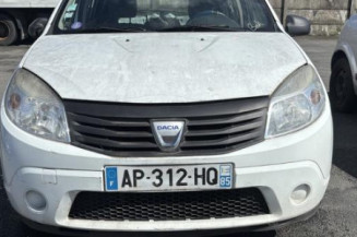 Pare boue avant droit DACIA SANDERO 1