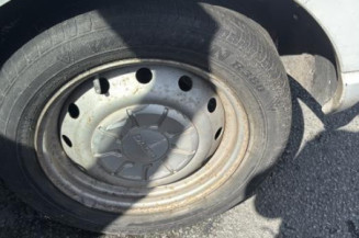 Pare boue avant droit DACIA SANDERO 1