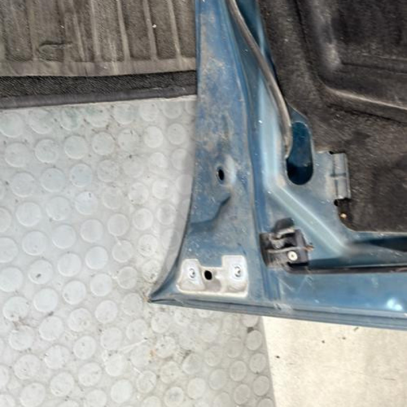Capot RENAULT CLIO 2 Photo n°8