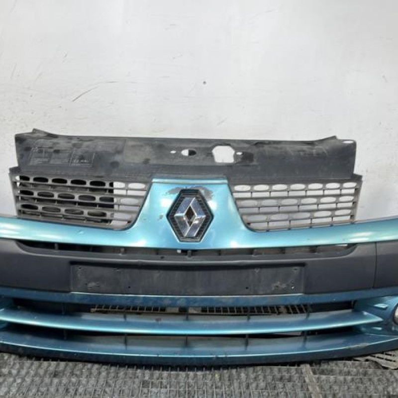 Pare choc avant RENAULT CLIO 2 Photo n°1