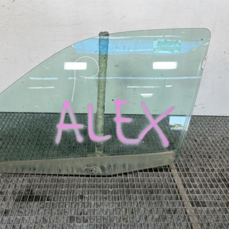Vitre avant gauche RENAULT CLIO 2 Photo n°1