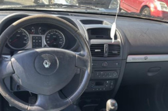 Vitre avant gauche RENAULT CLIO 2