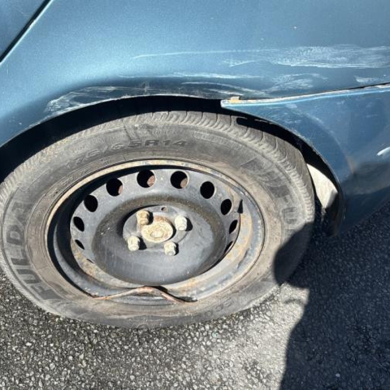 Vitre avant gauche RENAULT CLIO 2 Photo n°19