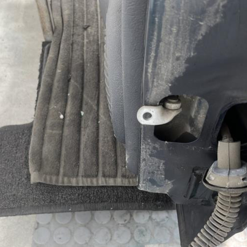 Porte arriere gauche RENAULT CLIO 2 Photo n°5