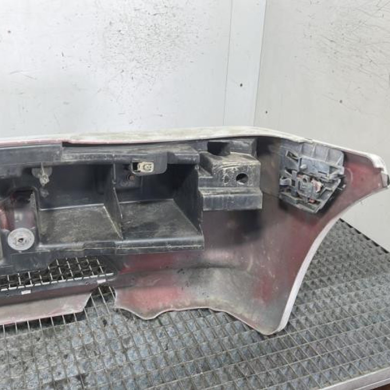 Pare choc arriere PEUGEOT 106 Photo n°4