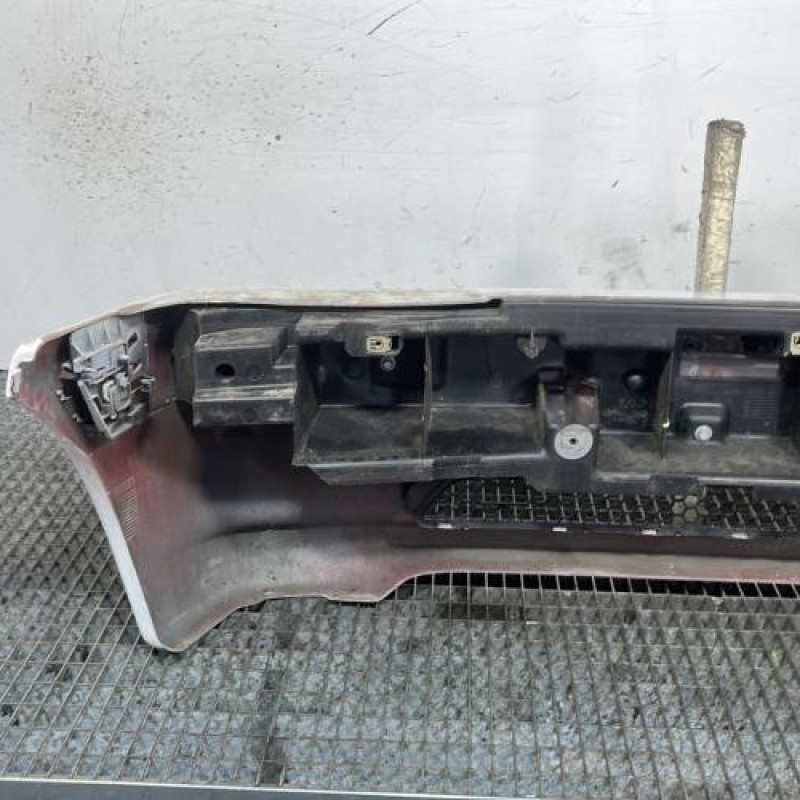 Pare choc arriere PEUGEOT 106 Photo n°7