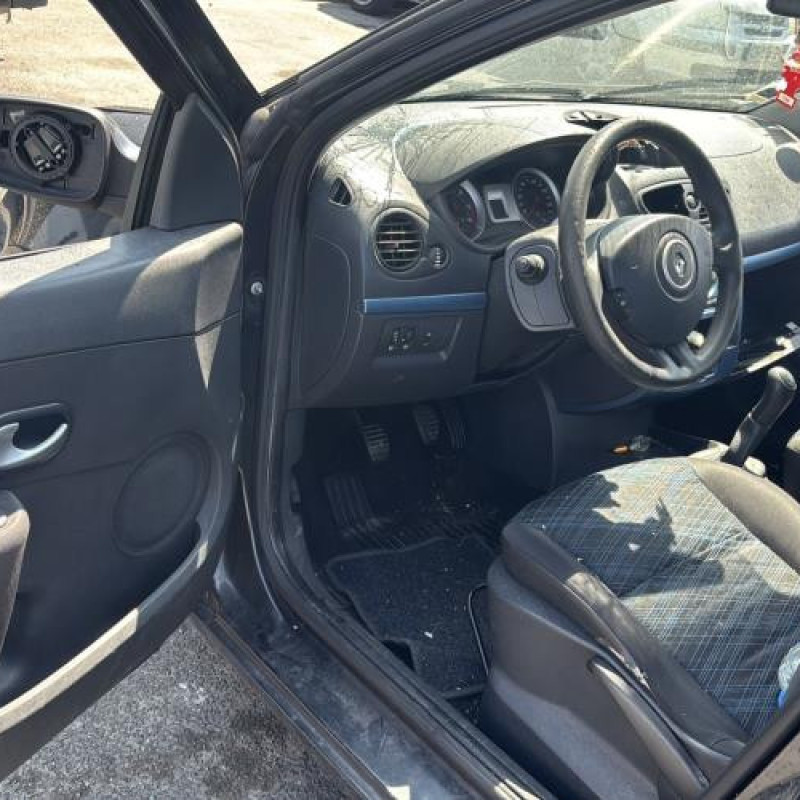 Renfort pare choc avant (traverse) RENAULT CLIO 3 Photo n°14