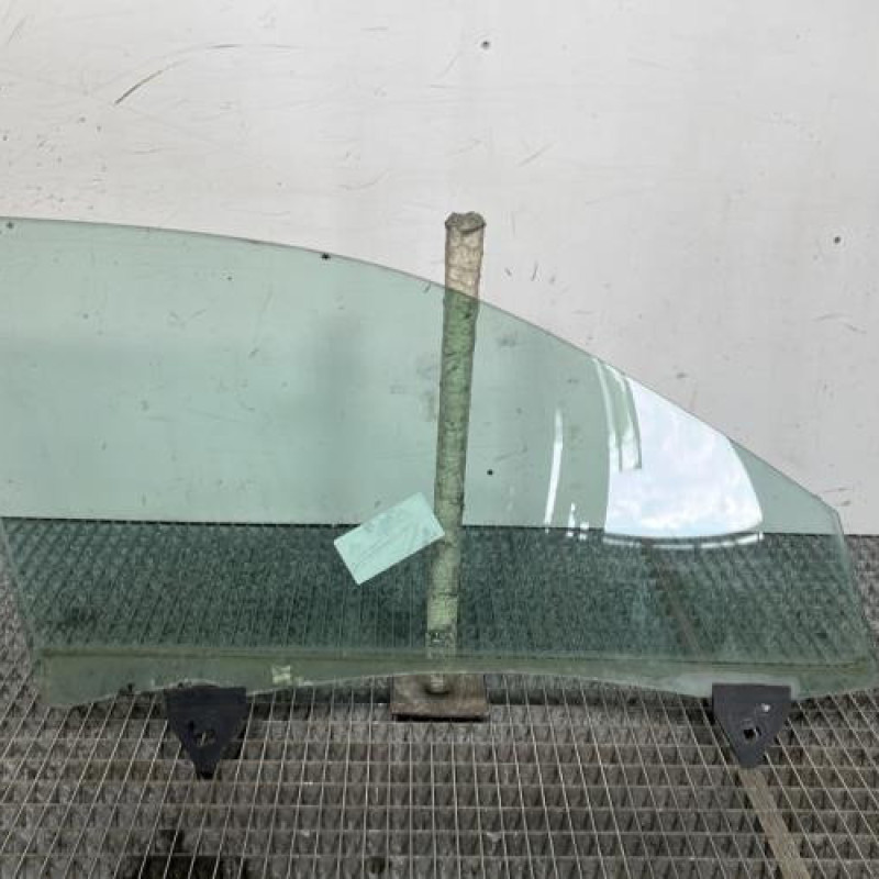 Vitre avant gauche AUDI A4 2 Photo n°4