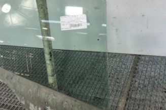 Vitre arriere droit RENAULT CLIO 4