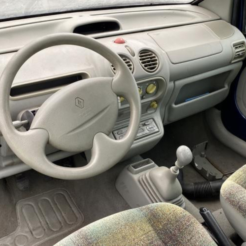 Pare choc avant RENAULT TWINGO 1 Photo n°19