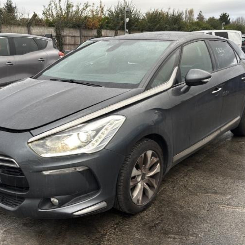 Traverse superieure DS DS5 Photo n°6