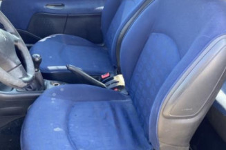 Vitre avant droit PEUGEOT 206