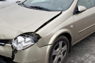 Pare choc arriere NISSAN PRIMERA 4
