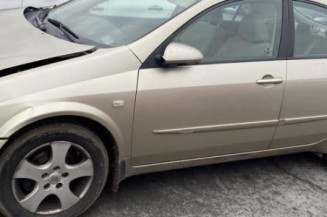 Pare choc arriere NISSAN PRIMERA 4
