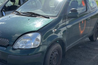 Pare choc avant TOYOTA YARIS 1