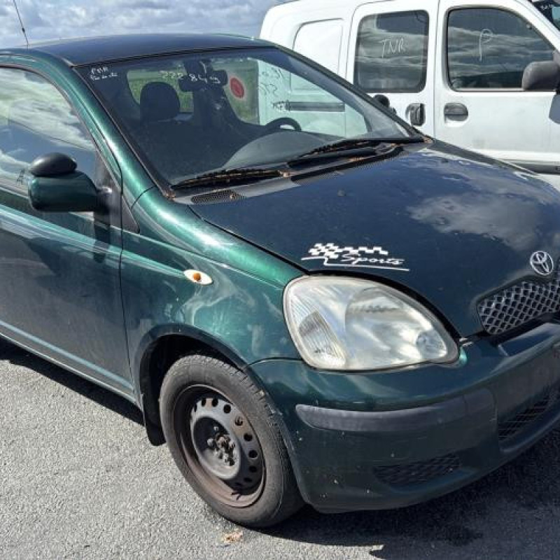 Pare choc avant TOYOTA YARIS 1 Photo n°8