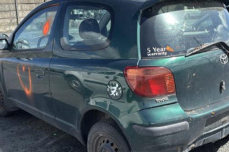 Pare choc avant TOYOTA YARIS 1