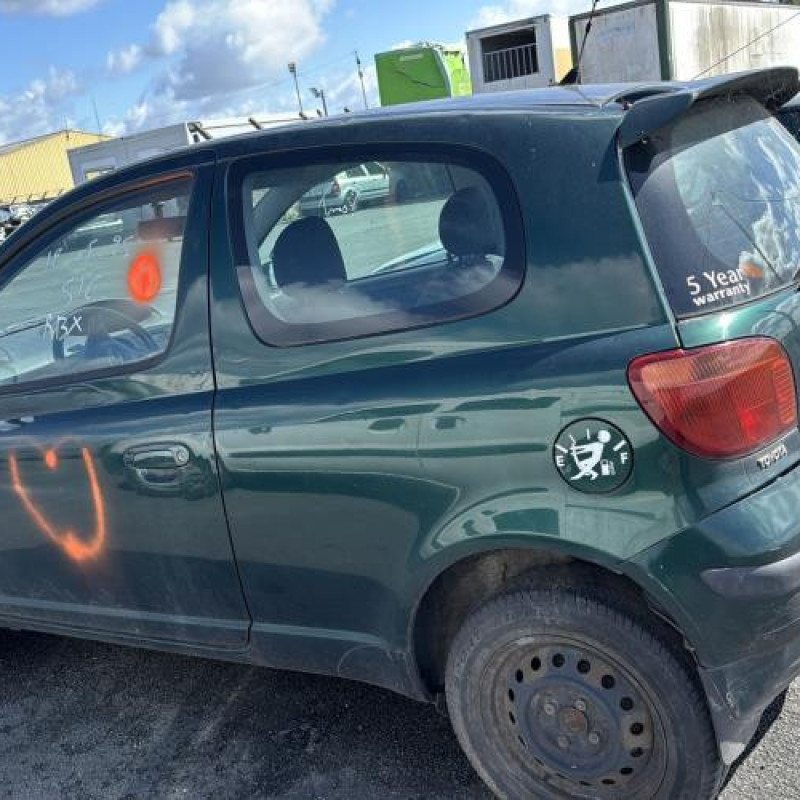 Pare choc avant TOYOTA YARIS 1 Photo n°12