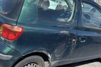 Pare choc avant TOYOTA YARIS 1