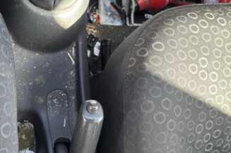 Pare choc avant TOYOTA YARIS 1