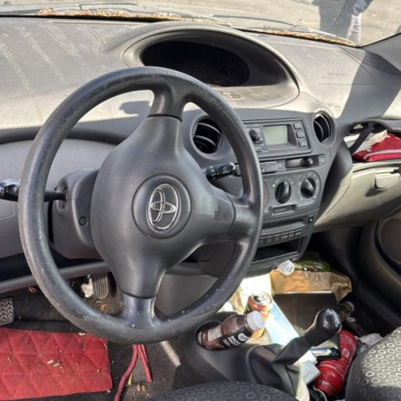 Vitre avant gauche TOYOTA YARIS 1 Photo n°15