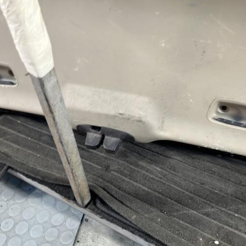 Malle/Hayon arriere RENAULT GRAND SCENIC 2 Photo n°12